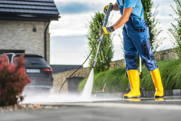 Best Deck Pressure Washing  in Glendale, CA
